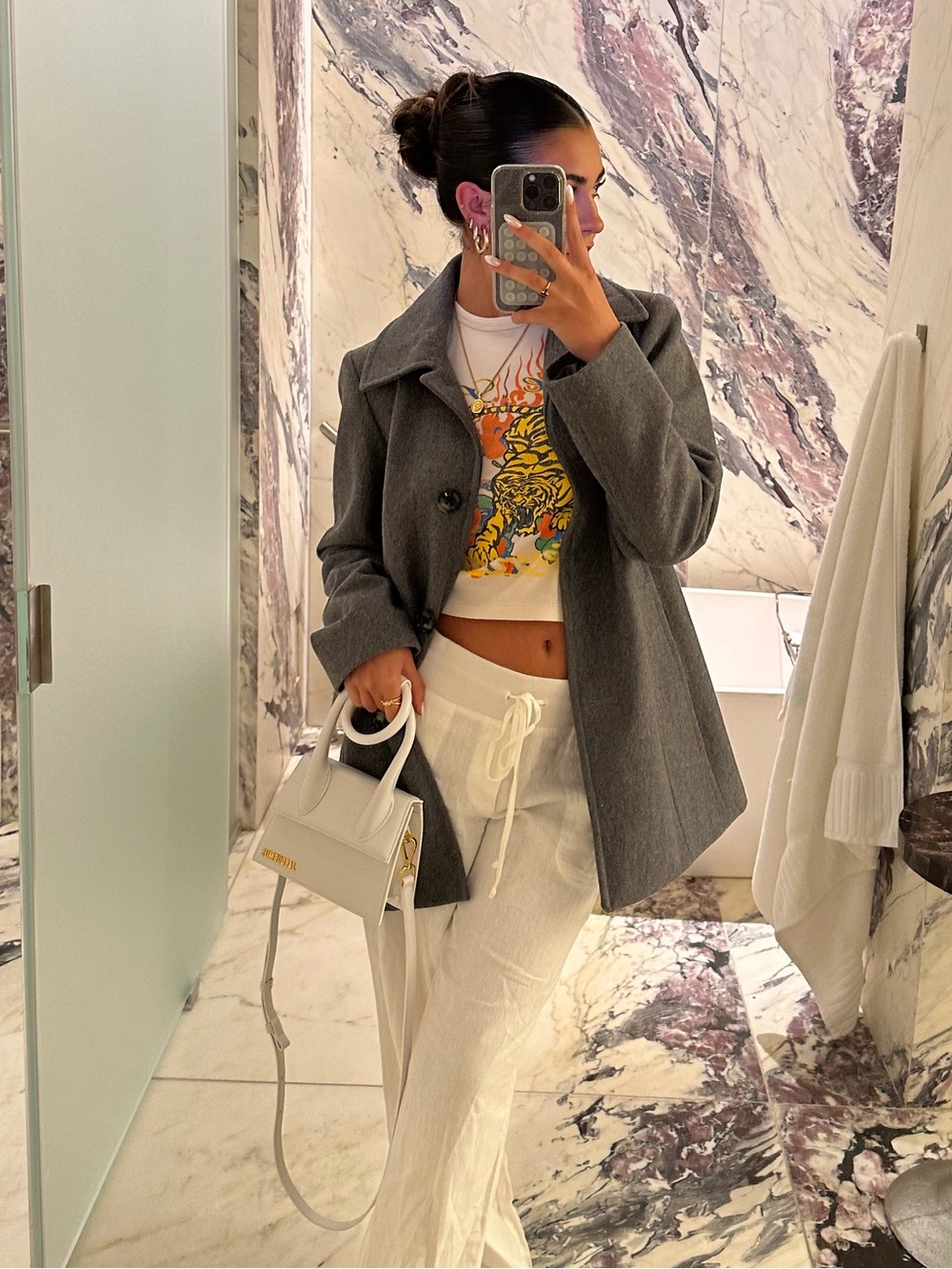 Jacquemus White Mini Le Chiquito Ring-Handle Bag - Picture 6 of 7